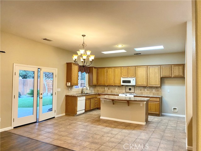 Detail Gallery Image 7 of 31 For 4336 W Delta Ct, Visalia,  CA 93291 - 3 Beds | 2 Baths