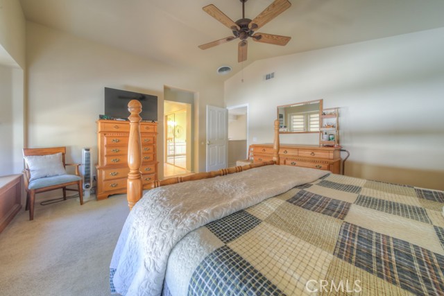 Image 31 of 75 For 25220 Corte Sur