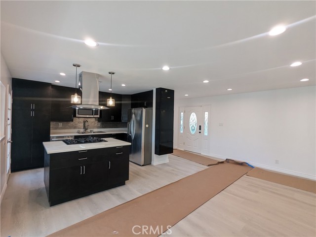 Detail Gallery Image 4 of 16 For 22253 Criswell St, Woodland Hills,  CA 91303 - 3 Beds | 2 Baths