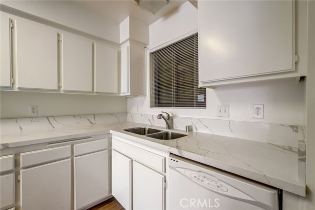 Detail Gallery Image 12 of 46 For 1900 Vine St #102,  Los Angeles,  CA 90068 - 2 Beds | 2 Baths