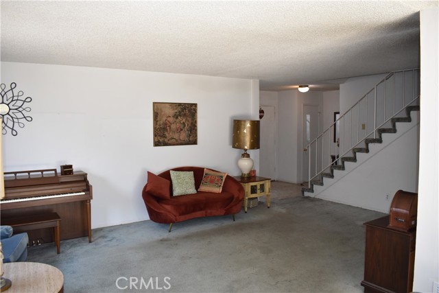 Detail Gallery Image 6 of 18 For 13871 Marquette St, Westminster,  CA 92683 - 5 Beds | 2/1 Baths
