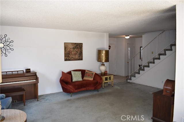 Detail Gallery Image 6 of 18 For 13871 Marquette St, Westminster,  CA 92683 - 5 Beds | 2/1 Baths