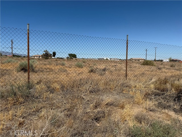 9875 Braceo Street, Oak Hills CA: https://media.crmls.org/medias/c1d5510f-00a4-43b2-b2bf-e2bae1d070d0.jpg