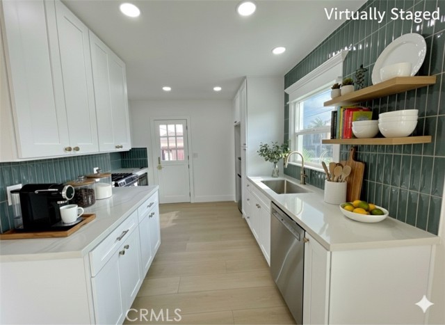 Detail Gallery Image 4 of 30 For 1606 Steinhart, Redondo Beach,  CA 90278 - 3 Beds | 2 Baths