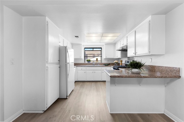 321 N Lincoln Avenue, Monterey Park CA: https://media.crmls.org/medias/c1d6121d-2fa0-4cf5-862e-566b7fc0efee.jpg