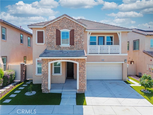 16087 Apricot Ave, Chino CA: https://media.crmls.org/medias/c1d61988-3430-40e3-8e98-ee950bfeb3f7.jpg