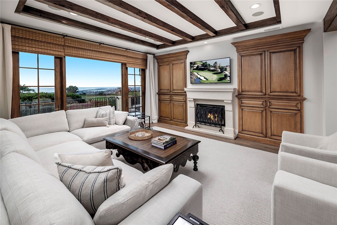 Detail Gallery Image 16 of 31 For 10 Fairway Point, Newport Coast,  CA 92657 - 6 Beds | 7/2 Baths