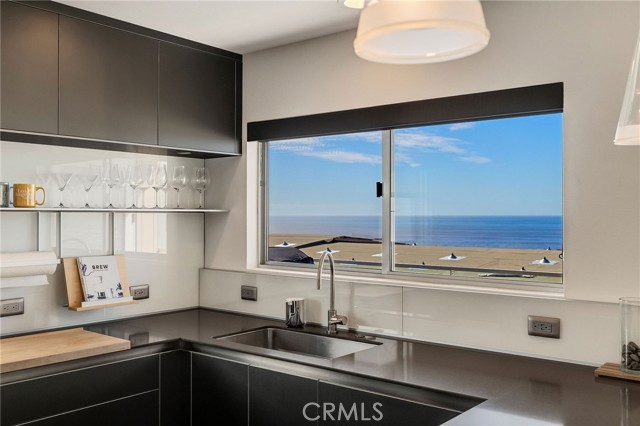 232 32nd Place, Manhattan Beach CA: https://media.crmls.org/medias/c1d70521-abe1-4eea-b902-017ac43bb8ca.jpg