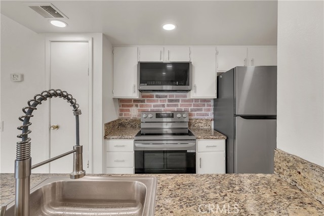 Detail Gallery Image 27 of 41 For 3506 Rainbow Ln, Highland,  CA 92346 - 2 Beds | 1 Baths