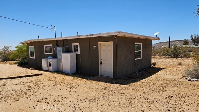 Detail Gallery Image 4 of 39 For 1240 Geronimo Trl, Yucca Valley,  CA 92284 - 1 Beds | 1 Baths