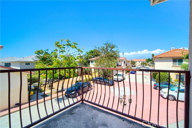 606 W Grand Avenue, Pomona CA: https://media.crmls.org/medias/c1d90001-61af-4c34-9704-94b9ce2f856e.jpg