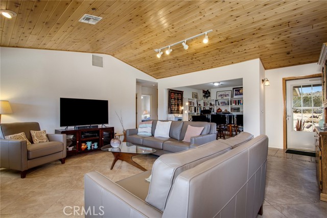 Detail Gallery Image 12 of 43 For 63257 Wagon Wheel Rd, Joshua Tree,  CA 92252 - 4 Beds | 2 Baths