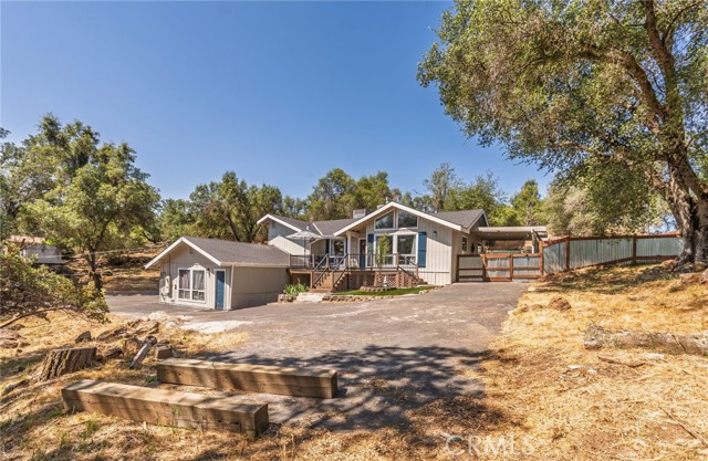 Detail Gallery Image 3 of 40 For 31388 Yosemite Springs, Coarsegold,  CA 93614 - 3 Beds | 2 Baths