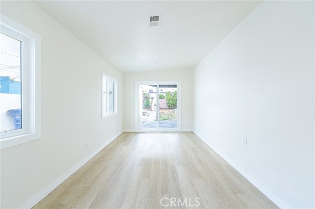 1818 W 79th Street, Los Angeles CA: https://media.crmls.org/medias/c1da7a77-2bda-463e-9902-66cf9e4f8c0b.jpg