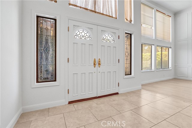 22718 Town Crier Road, Calabasas CA: https://media.crmls.org/medias/c1dab43a-54fa-4d77-b4ed-5f9e0229e851.jpg