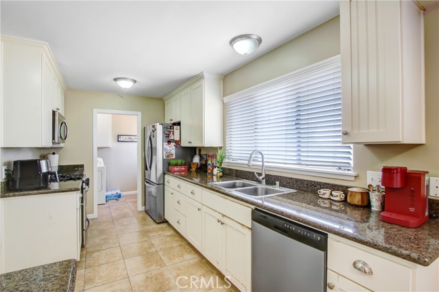 35710 Avenue H, Yucaipa CA: https://media.crmls.org/medias/c1db45cd-cfe5-4901-a4df-b2dccf9db1d7.jpg
