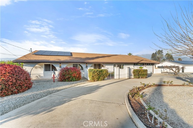 31840 Florida Street, Redlands CA: https://media.crmls.org/medias/c1db7de7-c8c1-4b22-b9ae-25412d00db0d.jpg