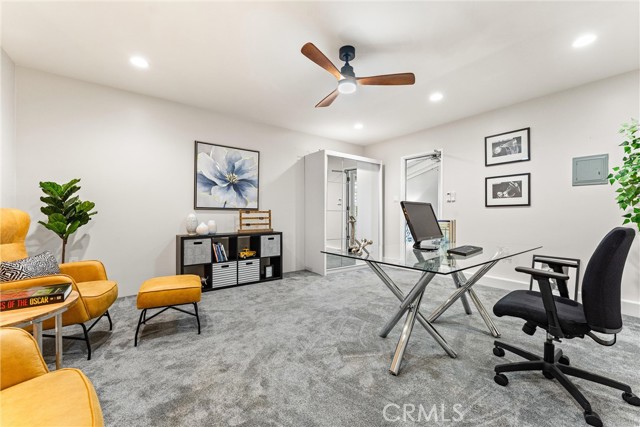 6557 E Walkerton Street, Long Beach CA: https://media.crmls.org/medias/c1dbb9bb-c1c7-4baa-b182-4e720021c3e2.jpg
