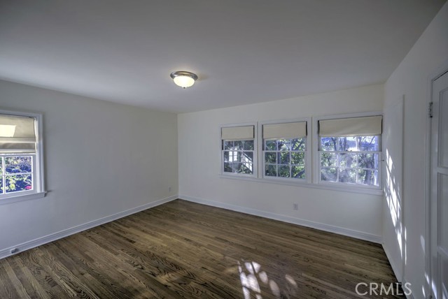 Detail Gallery Image 12 of 33 For 1660 Puebla Dr, Glendale,  CA 91207 - 3 Beds | 2 Baths