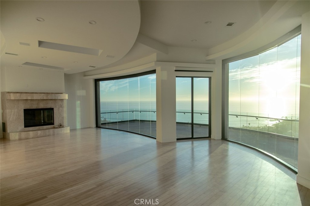 https://media.crmls.org/medias/c1de797d-20ed-4822-8522-842528674278.jpg?preset=X-Large
