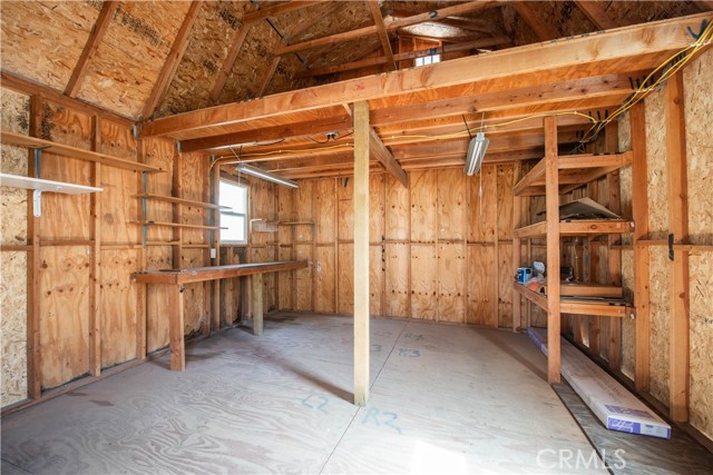 23329 Raymond Street, Chatsworth CA: https://media.crmls.org/medias/c1de872c-28ea-43e3-a7bf-07d517cf2710.jpg