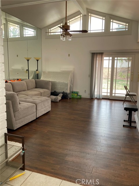 5072 Berean Lane, Irvine CA: https://media.crmls.org/medias/c1de9fc9-fd40-43e1-9079-2ec8dfc7e110.jpg
