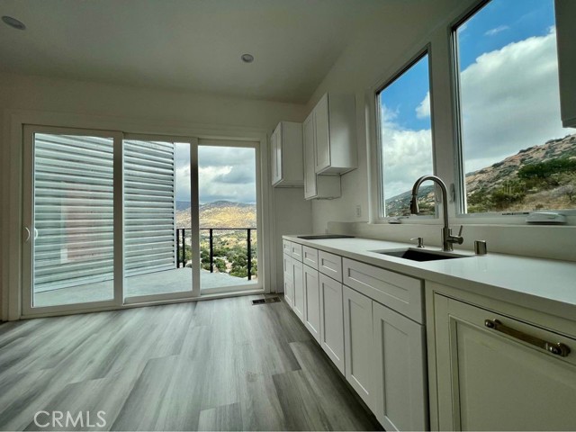 Detail Gallery Image 5 of 34 For 988 Alta Vista Rd, Simi Valley,  CA 93063 - 2 Beds | 2 Baths