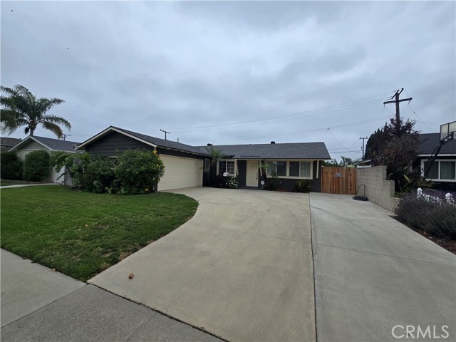Detail Gallery Image 1 of 33 For 6792 Sylvia Dr, Huntington Beach,  CA 92647 - 4 Beds | 2 Baths