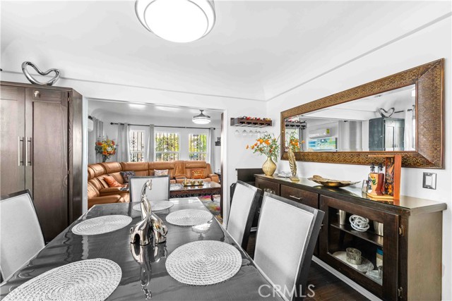 Detail Gallery Image 10 of 36 For 512 W 41st Pl, Los Angeles,  CA 90037 - 4 Beds | 2 Baths