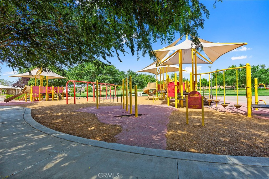 https://media.crmls.org/medias/c1e0d644-05a6-4858-9960-199b19921ed9.jpg?preset=X-Large