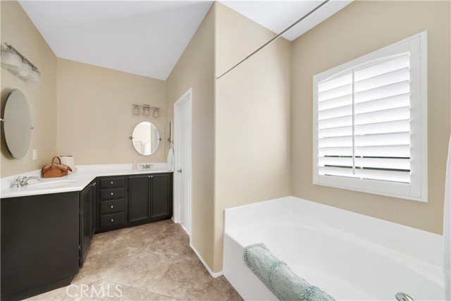 Detail Gallery Image 10 of 23 For 6 Lilac, Irvine,  CA 92618 - 3 Beds | 2/1 Baths