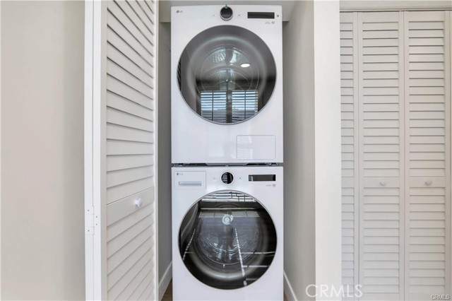 970 Palm, 200 photo 24