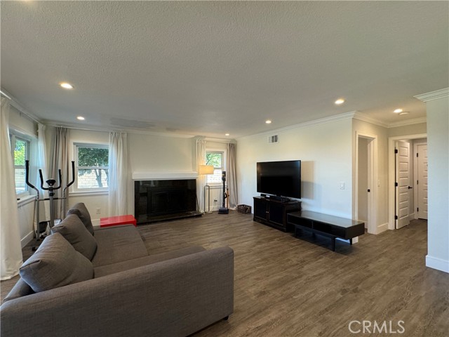 13745 Moonshadow Place, Chino Hills CA: https://media.crmls.org/medias/c1e4440a-c1c2-45da-bdce-46b8f9790893.jpg