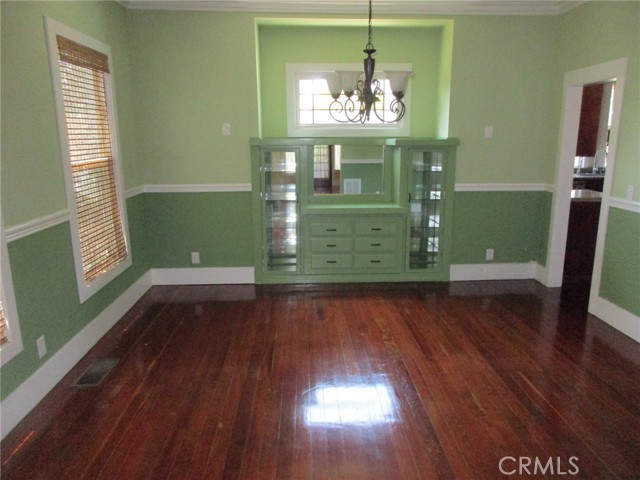 Detail Gallery Image 6 of 33 For 3275 Lime, Riverside,  CA 92501 - 4 Beds | 2/1 Baths