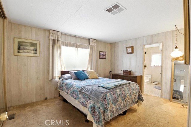 1 Driftwood Trail, Half Moon Bay CA: https://media.crmls.org/medias/c1e66e04-61a2-4fdf-8a82-5b1caece4bf0.jpg