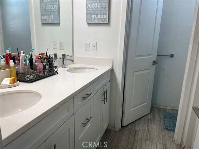 1038 Savi Drive, Corona CA: https://media.crmls.org/medias/c1e78ad5-630c-4661-a603-1f122c84bdf8.jpg