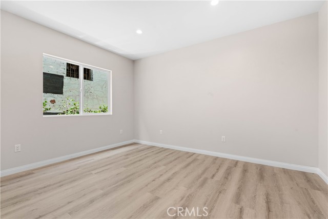 217 W Avenue 37, Cypress Park CA: https://media.crmls.org/medias/c1e85411-782b-4dd4-98c8-aee779fc155a.jpg