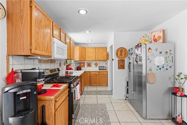 1876 Sparrow Road, Wrightwood CA: https://media.crmls.org/medias/c1e90a11-b8ea-422d-9da7-fe69ac4a06be.jpg