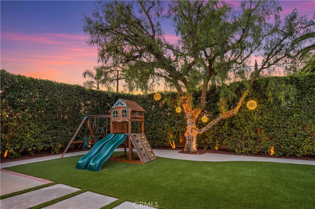 https://media.crmls.org/medias/c1e91119-acb1-45c8-90d9-a8898b6d2ec4.jpg?preset=X-Large