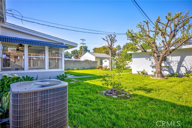 Detail Gallery Image 19 of 25 For 6621 Lindley Ave, Reseda,  CA 91335 - 3 Beds | 1 Baths