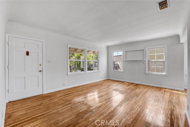 7607 Greg Avenue, Sun Valley CA: https://media.crmls.org/medias/c1e940f5-b3a8-4f4a-917f-8457e1c9a89b.jpg