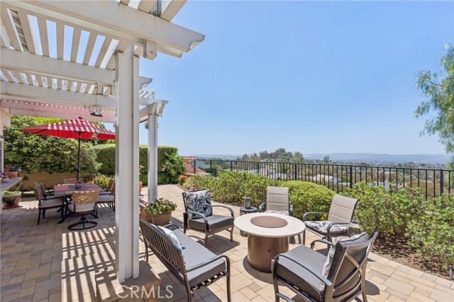 27201 Via Aurora, Mission Viejo CA: https://media.crmls.org/medias/c1e99459-b262-4809-a8e8-3d224d82dce7.jpg