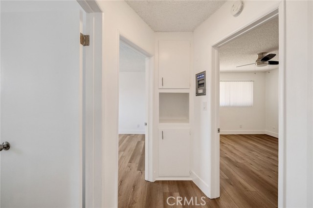 11726 Freeman Avenue, Hawthorne CA: https://media.crmls.org/medias/c1ea063e-4019-4c4b-b81a-96c8fefd2385.jpg