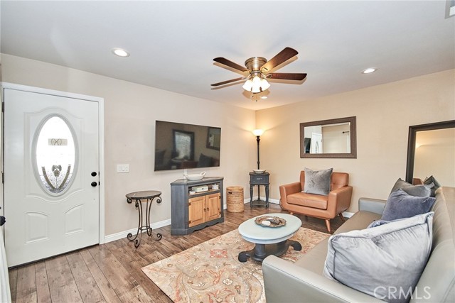 Detail Gallery Image 7 of 39 For 1207 N Kraemer Bld #4,  Placentia,  CA 92870 - 2 Beds | 1 Baths