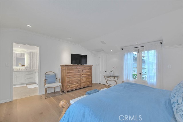 Detail Gallery Image 22 of 59 For 5590 E the Toledo, Long Beach,  CA 90803 - 4 Beds | 4 Baths