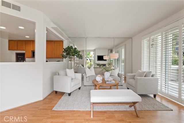 7291 Coho Dr, Huntington Beach CA: https://media.crmls.org/medias/c1ea7b2d-64e0-4020-be90-af2fc44f25ca.jpg