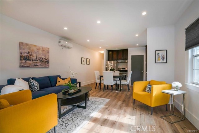 Detail Gallery Image 2 of 21 For 908 - 910 Victoria Ave, Venice,  CA 90291 - – Beds | – Baths