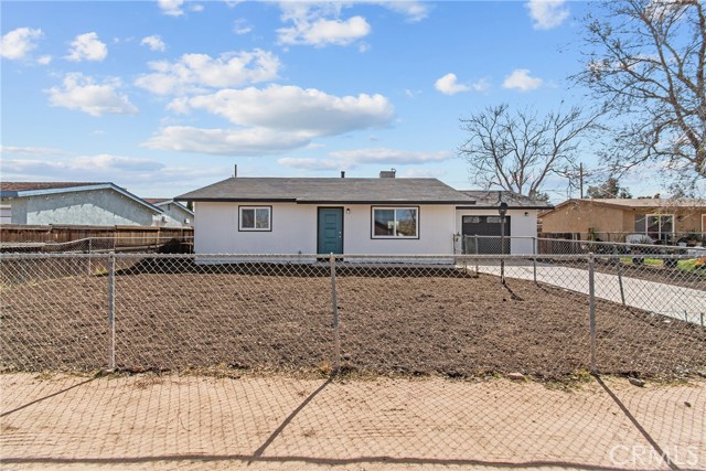 16245 Pine Street, Hesperia CA: https://media.crmls.org/medias/c1eb9fcd-eeb9-4549-9211-8ab009acdcee.jpg