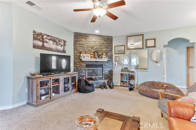 Detail Gallery Image 7 of 40 For 902 Mulberry St, Tehachapi,  CA 93561 - 3 Beds | 2 Baths