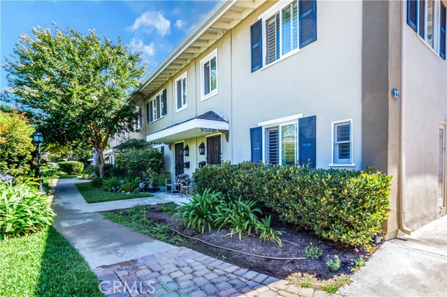 Detail Gallery Image 1 of 11 For 1741 Tustin Ave 12d,  Costa Mesa,  CA 92627 - 3 Beds | 2 Baths